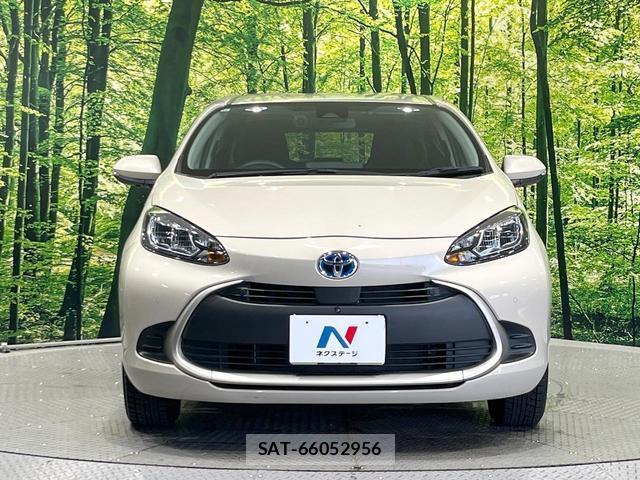 Toyota AQUA 2021-12 8054367-13