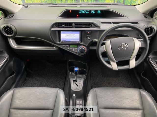 Toyota AQUA 2013-08 8054390-1