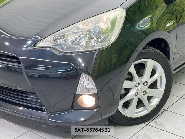 Toyota AQUA 2013-08 8054390-11