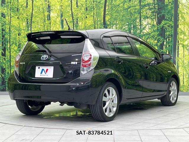 Toyota AQUA 2013-08 8054390-16