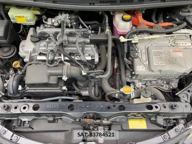 Toyota AQUA 2013-08 8054390-17