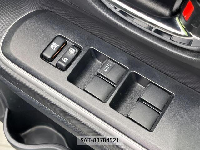 Toyota AQUA 2013-08 8054390-19