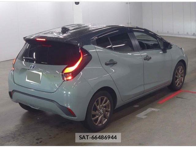 Toyota AQUA 2025-01 8054406-3