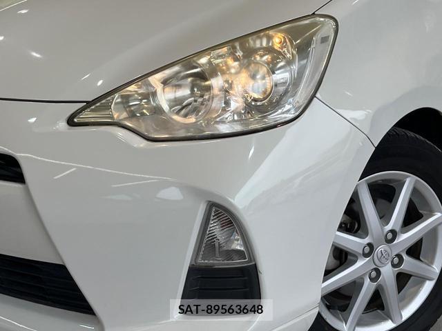Toyota AQUA 2013-11 8054528-11