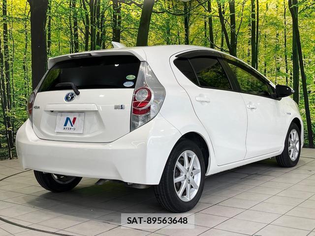 Toyota AQUA 2013-11 8054528-16