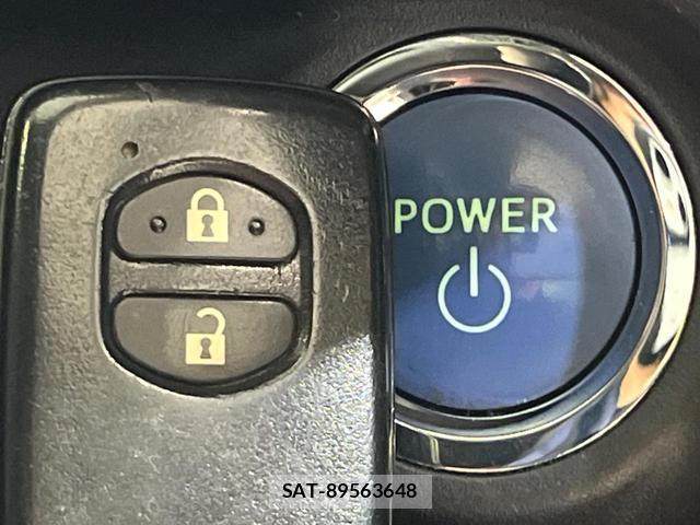 Toyota AQUA 2013-11 8054528-5