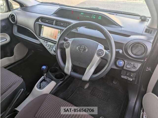 Toyota AQUA 2012-04 8054559-11