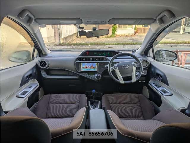 Toyota AQUA 2012-04 8054559-2
