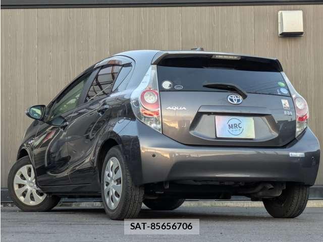 Toyota AQUA 2012-04 8054559-4