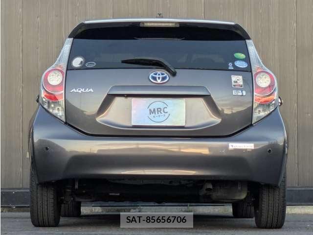 Toyota AQUA 2012-04 8054559-6