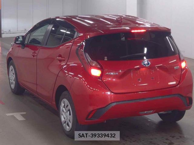 Toyota AQUA 2023-03 8054708-4