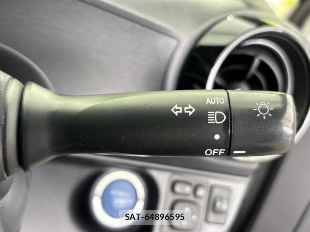 Toyota AQUA 2021-03 8054890-13