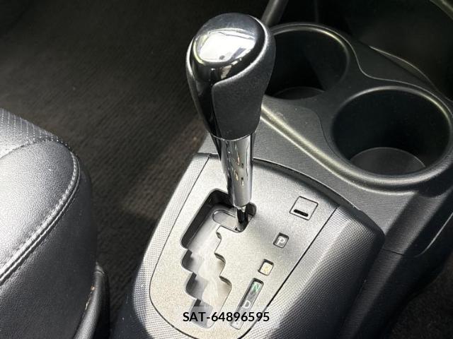 Toyota AQUA 2021-03 8054890-15