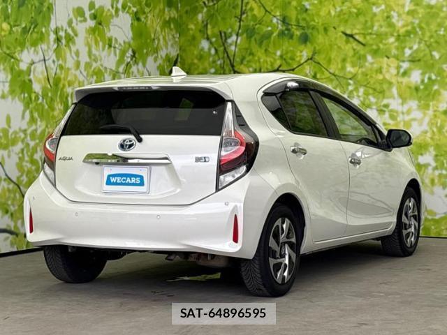 Toyota AQUA 2021-03 8054890-2