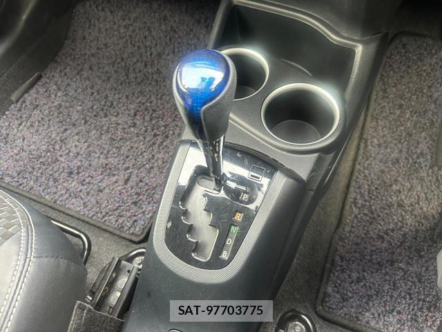 Toyota AQUA 2018-02 8054906-10