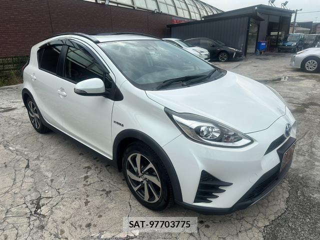 Toyota AQUA 2018-02 8054906-14