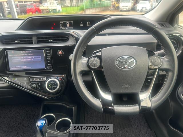 Toyota AQUA 2018-02 8054906-2