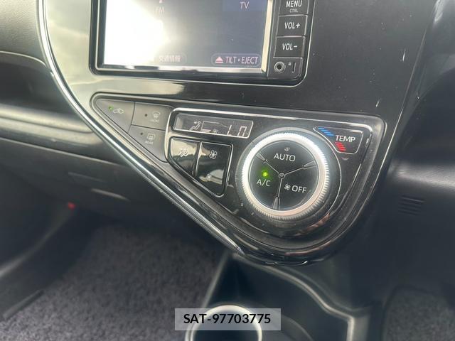 Toyota AQUA 2018-02 8054906-9
