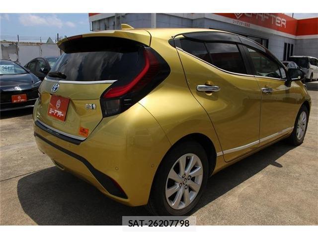 Toyota AQUA 2021-08 8054956-13