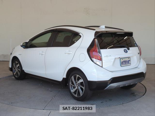 Toyota AQUA 2016-09 8054981-10