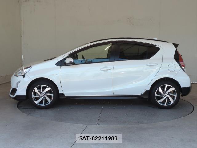 Toyota AQUA 2016-09 8054981-11