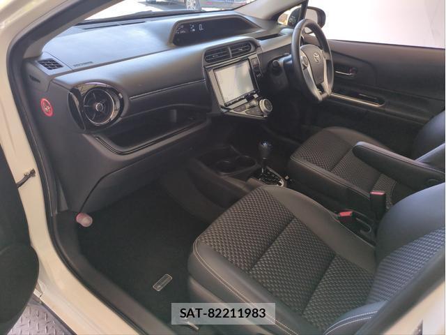 Toyota AQUA 2016-09 8054981-14