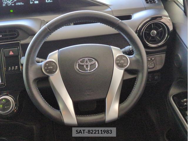 Toyota AQUA 2016-09 8054981-17