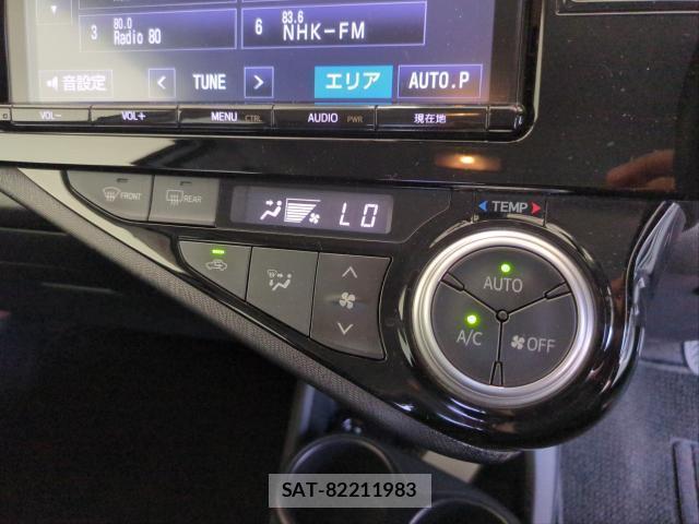 Toyota AQUA 2016-09 8054981-19