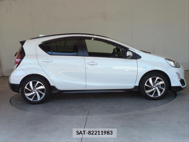 Toyota AQUA 2016-09 8054981-3