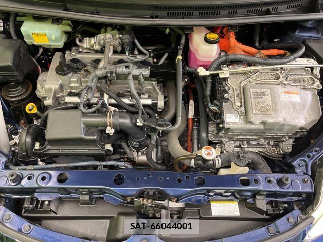 Toyota AQUA 2016-11 8055183-17