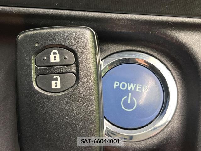 Toyota AQUA 2016-11 8055183-5