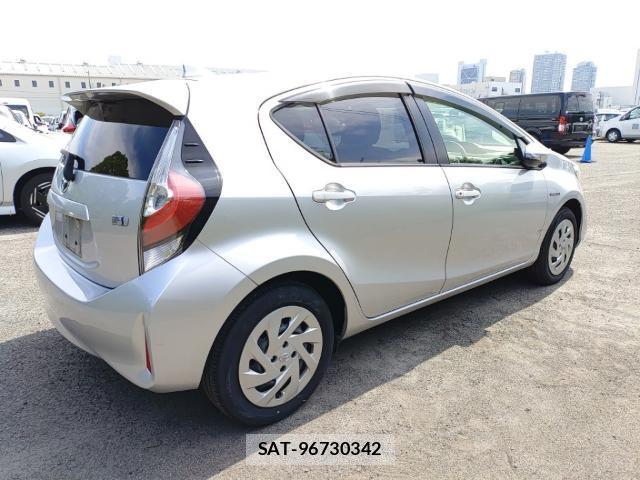 Toyota AQUA 2019-07 8055272-4