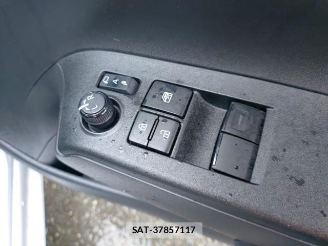 Toyota AQUA 2023-06 8055275-13