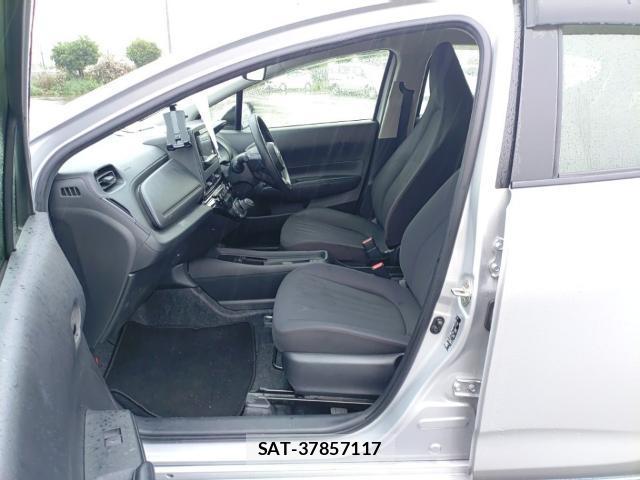 Toyota AQUA 2023-06 8055275-15