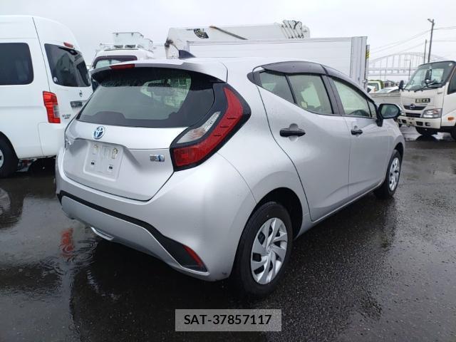 Toyota AQUA 2023-06 8055275-4