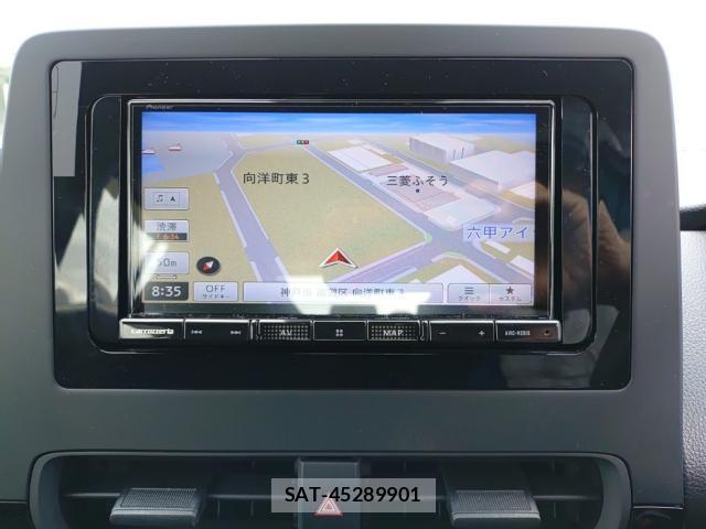 Toyota AQUA 2023-06 8055282-10