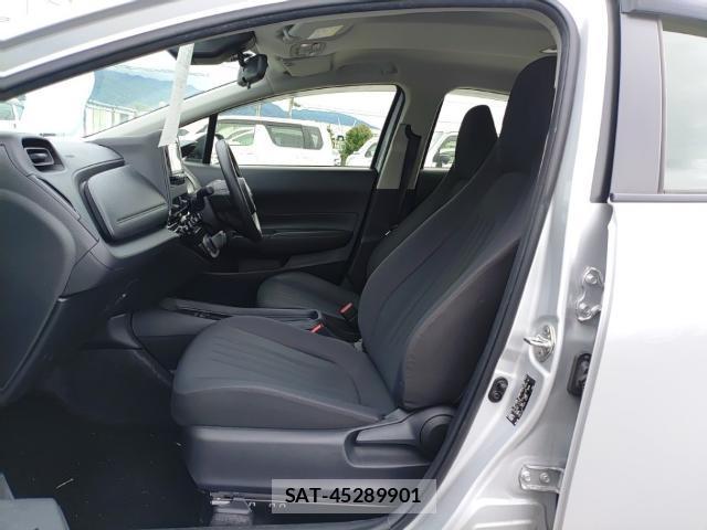 Toyota AQUA 2023-06 8055282-15