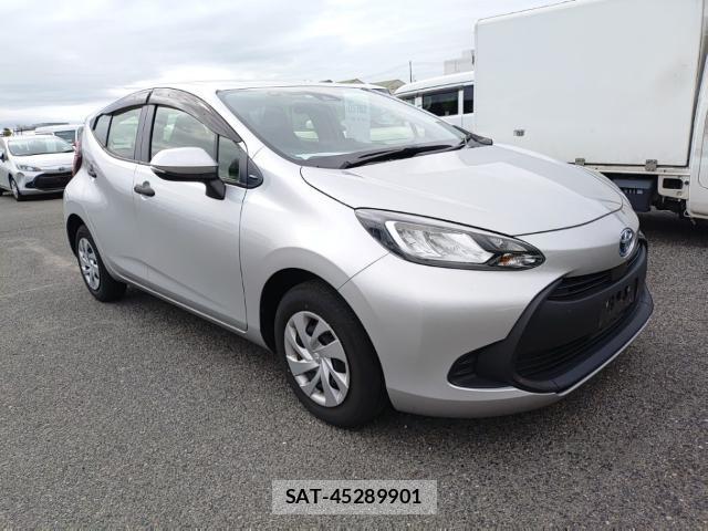 Toyota AQUA 2023-06 8055282-3