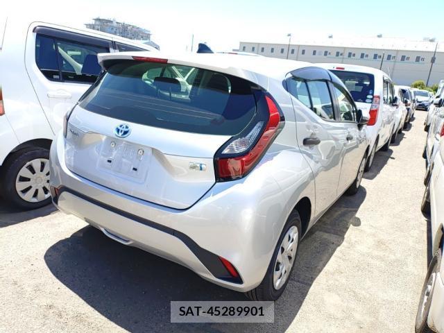Toyota AQUA 2023-06 8055282-4