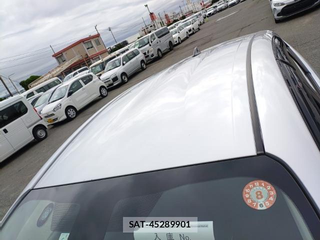Toyota AQUA 2023-06 8055282-6