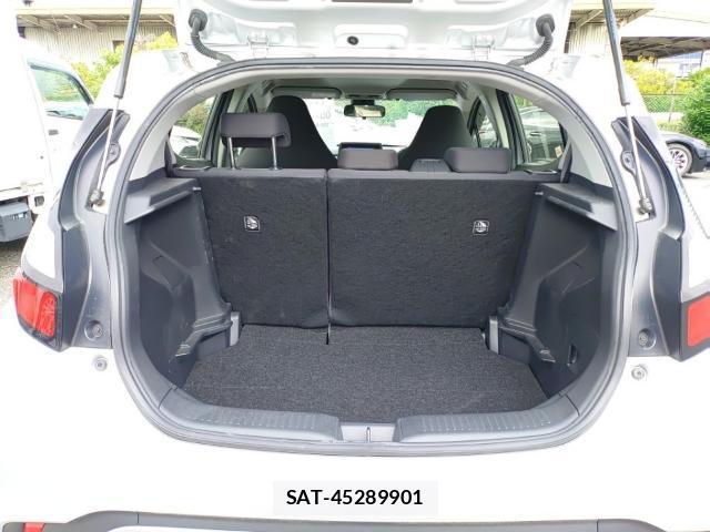 Toyota AQUA 2023-06 8055282-7