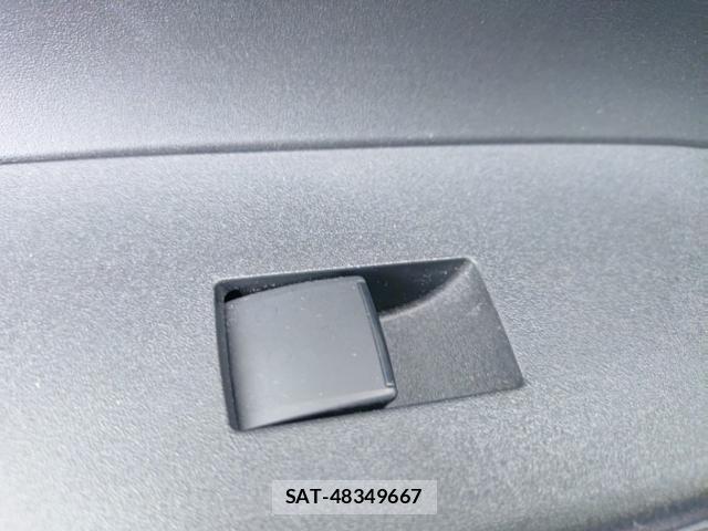 Toyota AQUA 2023-06 8055283-12