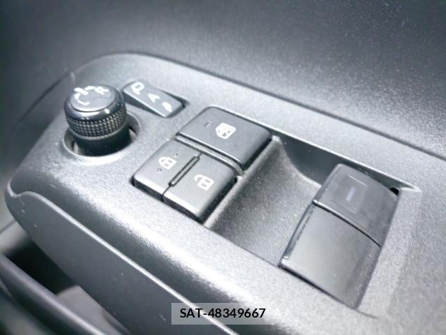 Toyota AQUA 2023-06 8055283-13