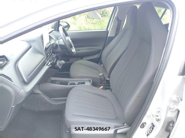 Toyota AQUA 2023-06 8055283-15