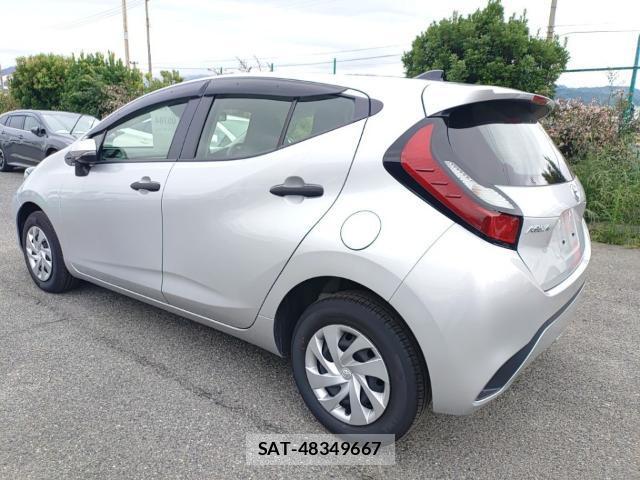 Toyota AQUA 2023-06 8055283-5