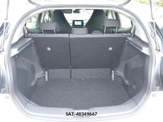 Toyota AQUA 2023-06 8055283-7