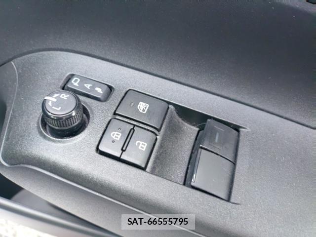 Toyota AQUA 2023-06 8055284-13