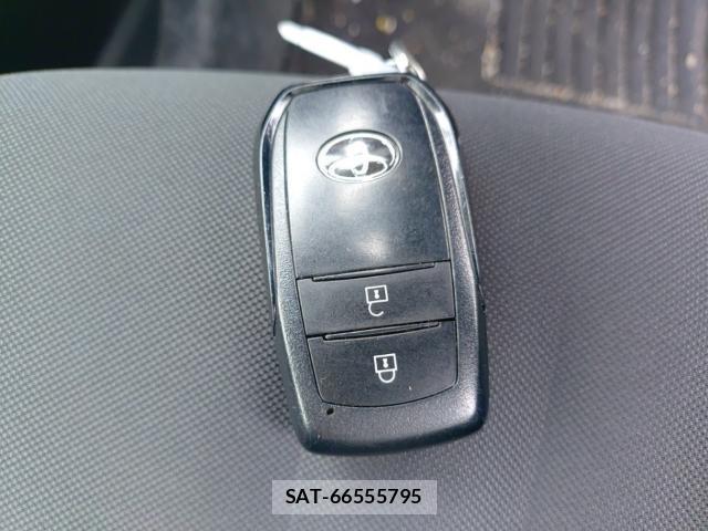 Toyota AQUA 2023-06 8055284-14