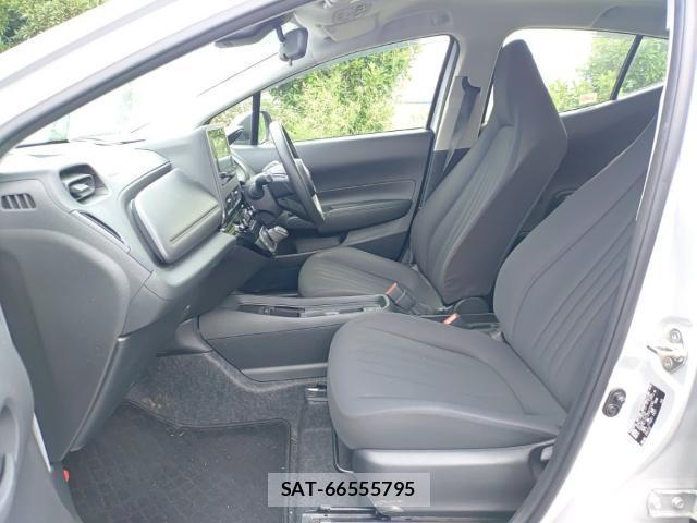 Toyota AQUA 2023-06 8055284-15