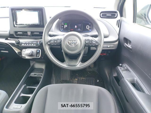 Toyota AQUA 2023-06 8055284-2